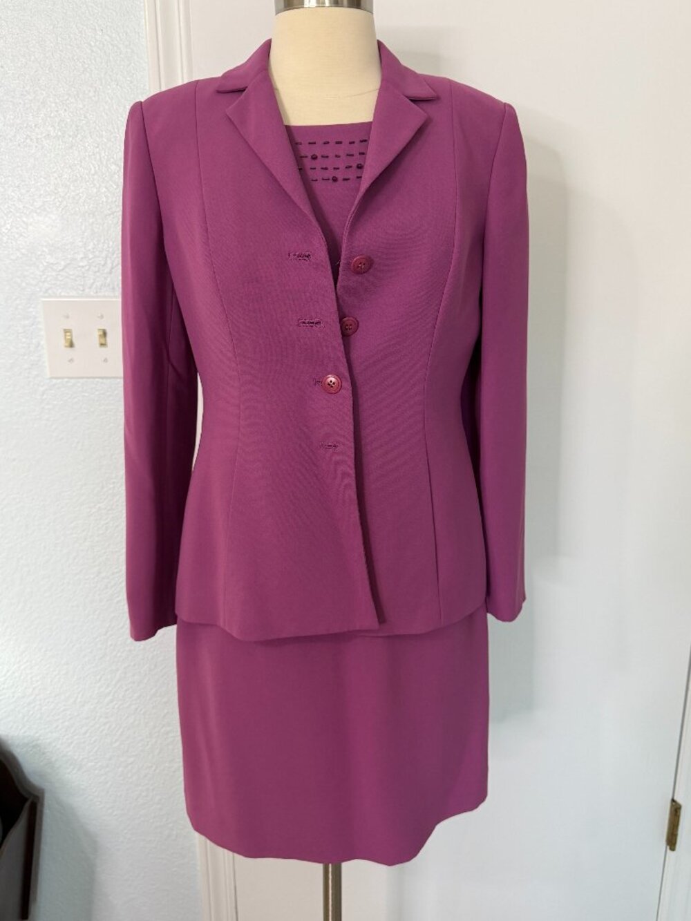 Petite Sophisticate 3 Piece Skirt Suit Size 4 Purple Beaded Dress Blazer